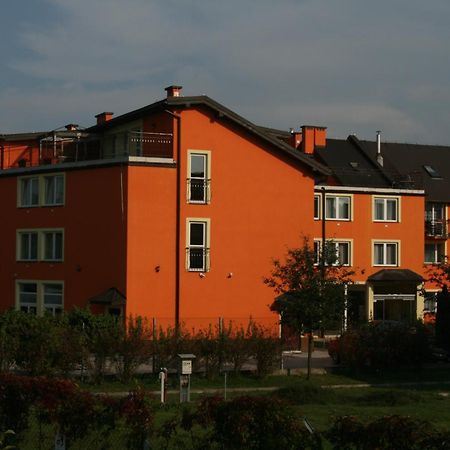 Hotel Daisy Budget Cracóvia Exterior foto