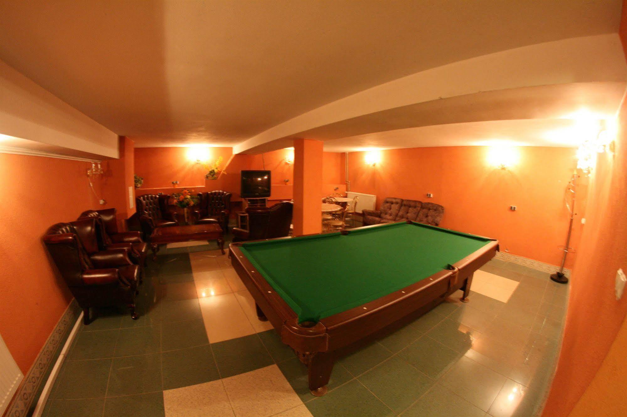 Hotel Daisy Budget Cracóvia Exterior foto