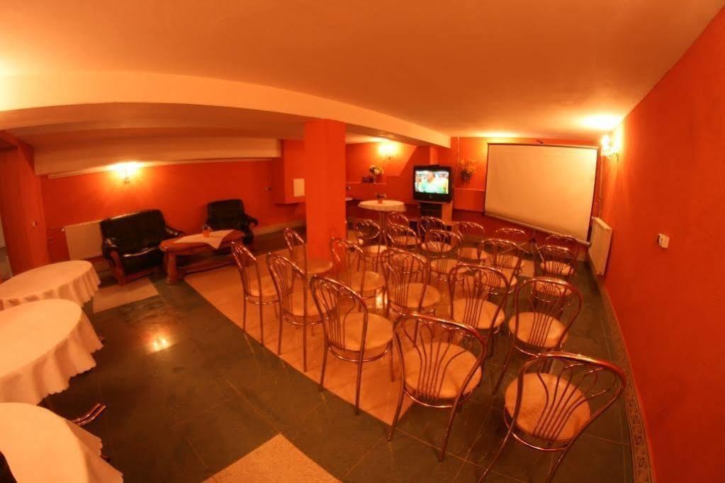 Hotel Daisy Budget Cracóvia Exterior foto